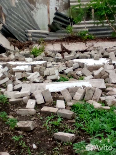 Монолитный белый кирпич