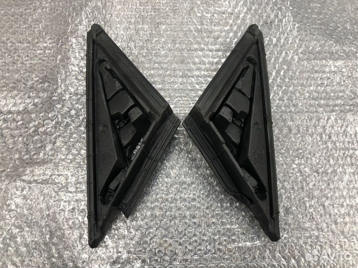 Уплотнитель зеркала BMW 5 Серии G30