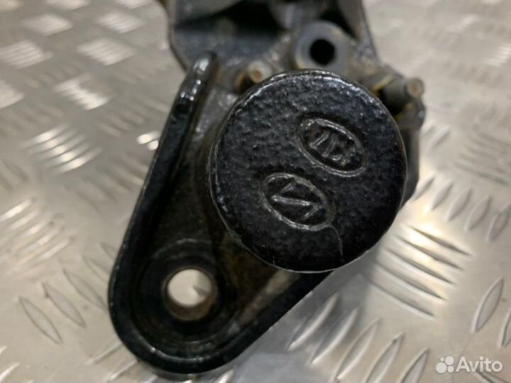 Кронштейн Kia Rio 3