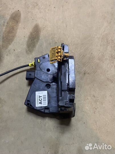 Шевроле кобальт замок передней правой двери