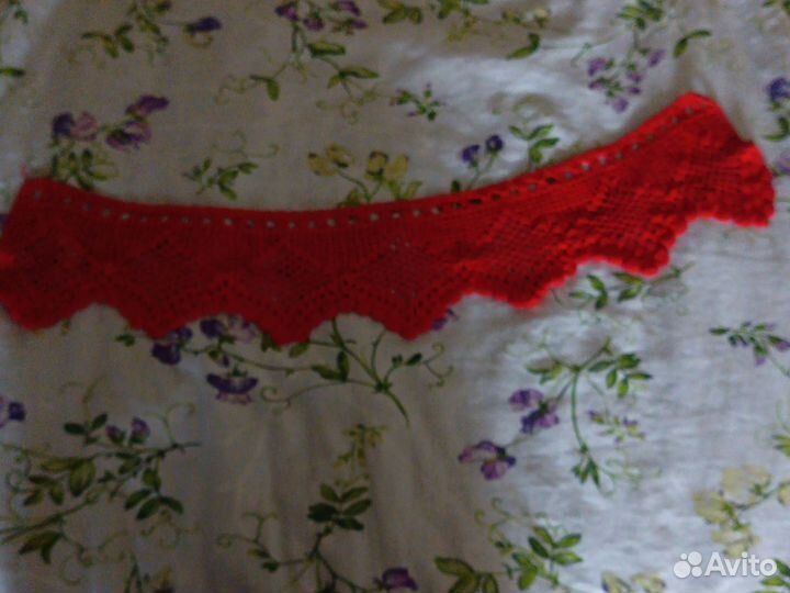 Кружевной красный воротник