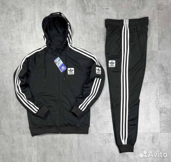 Спортивный костюм adidas