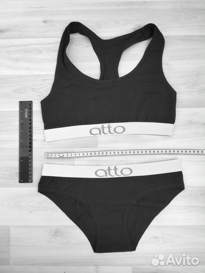 Топ (M, L) и трусы (M) Atto