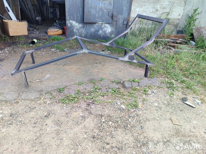 Шезлонг. Металлический каркас