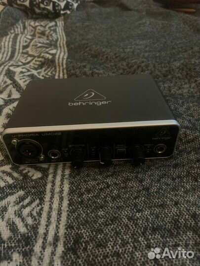 Звуковая карта Behringer UMC22