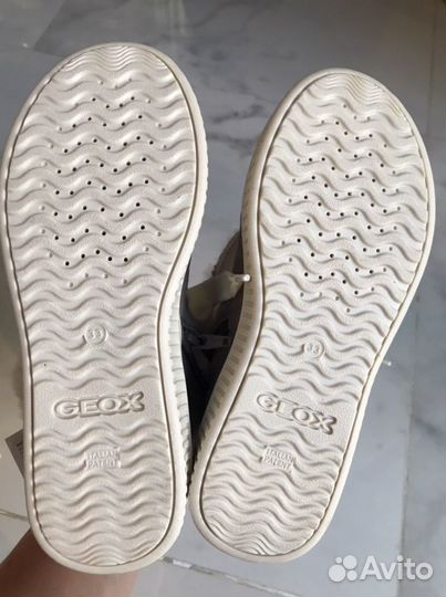 Новые ботинки Geox р. 33