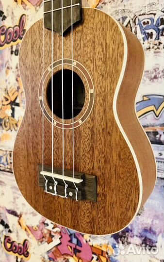 Укулеле сопрано с подключением