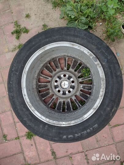 Два колеса Toyota 205/60 R16