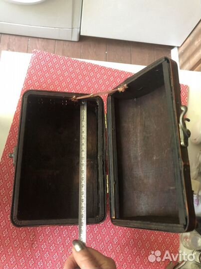 Шкатулки из дерева, пластика, сундучок