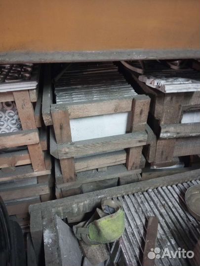 Продам плитку гипсовую СССР новая