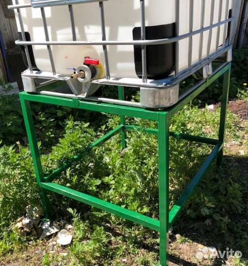 Еврокуб на металлическом поддоне