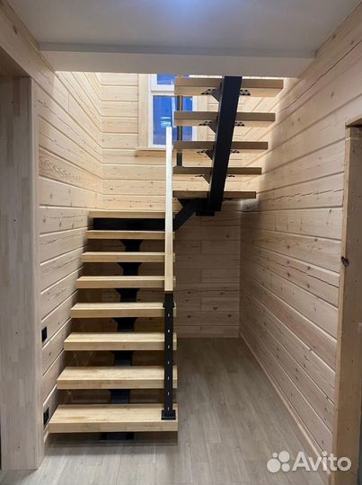 Лестница на металлокаркасе