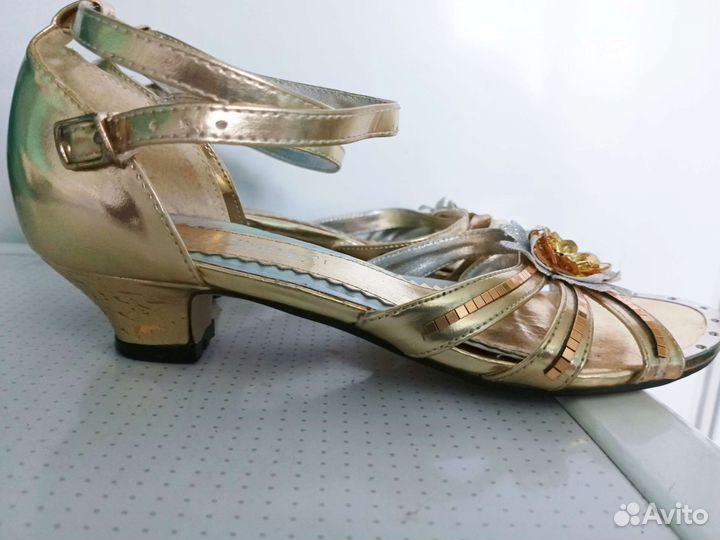 Босоножки р-р 36