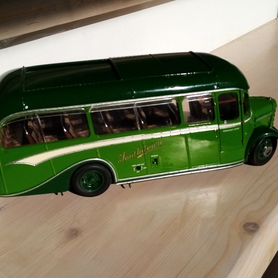 Модель автобуса Bedford 1/24