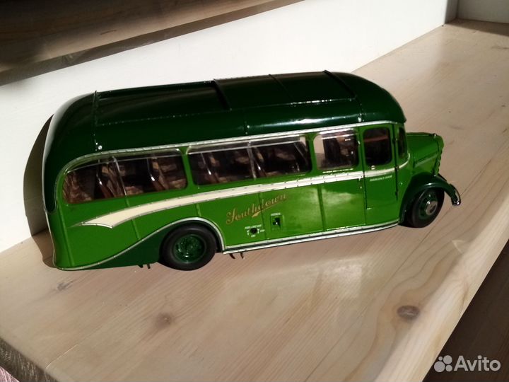 Модель автобуса Bedford 1/24