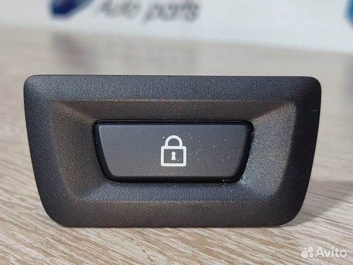 Кнопка багажника Bmw 5 F10 N52B25AF 2011