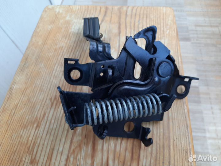 Замок капота Toyota Corolla Е-150