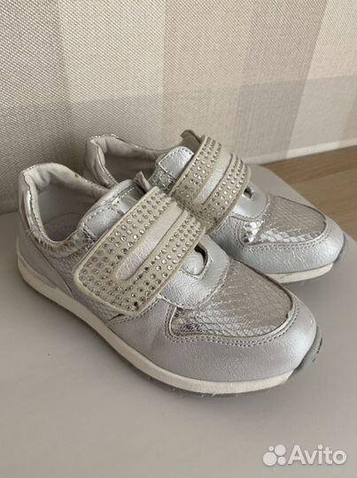 Кроссовки для девочки
