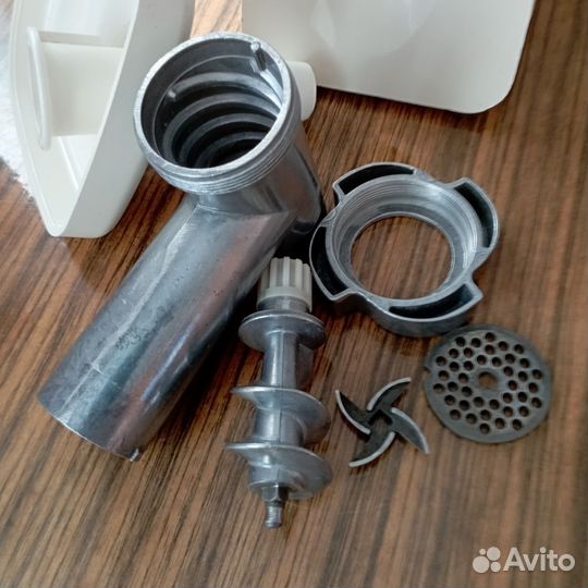 Мясорубка-соковыжималка-шинковка эл.-я Россия