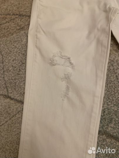 Комбинезон джинсовый белый