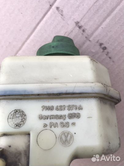 Бачок гидроусилителя VW T5