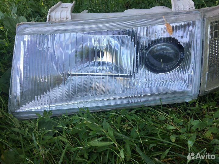 Фара с поаворотником левая и правый поворотник