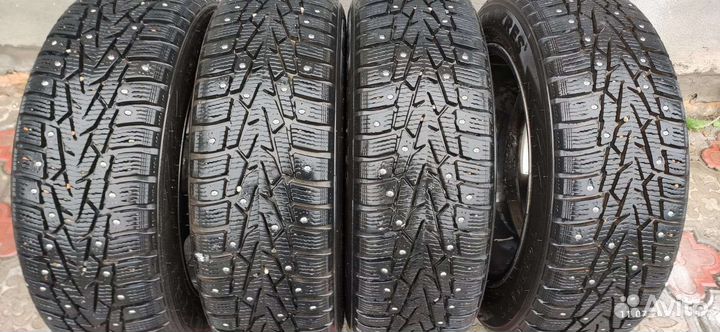 Шипованая резина на дисках р15