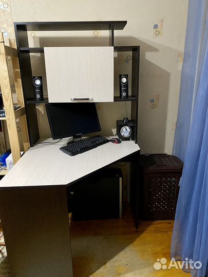 Компьютерный стол/ письменный стол