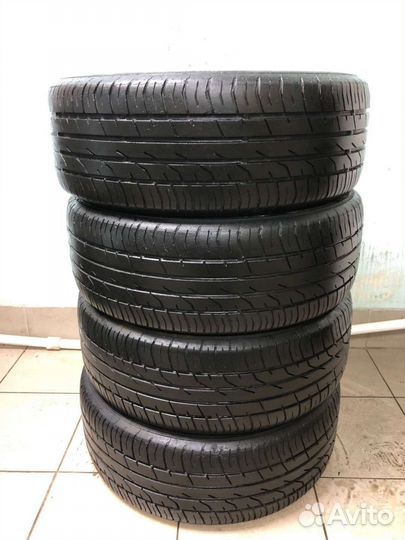 Continental ContiPremiumContact 2 215/55 R17 94V