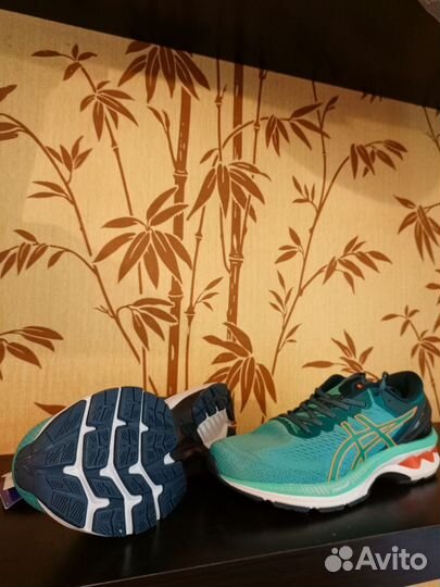 Кроссовки asics