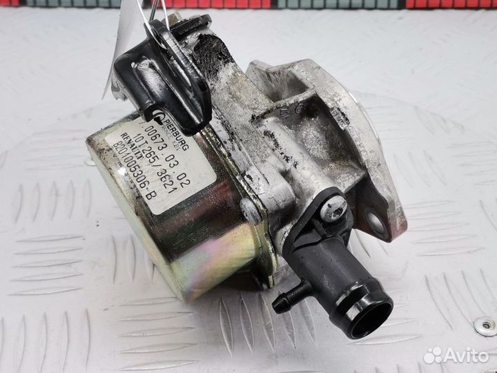 Насос вакуумный Renault Scenic 2 рест. 2010