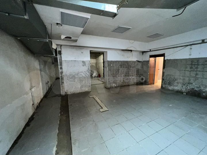 Помещение около метро