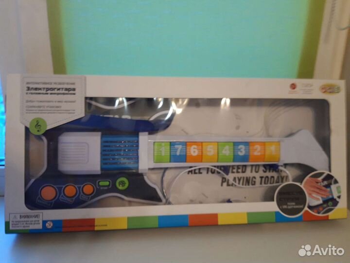 Электрогитара с микрофоном