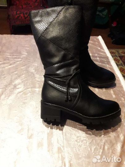 Д/сез женские сапоги 38 новые