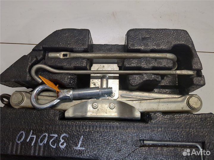 Набор инструментов штатный Nissan X-Trail (T30), 2