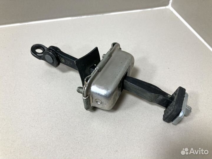 Ограничитель двери зад прав Ssang Yong Actyon NEW