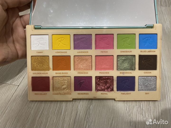 Палетка теней revolution roxi