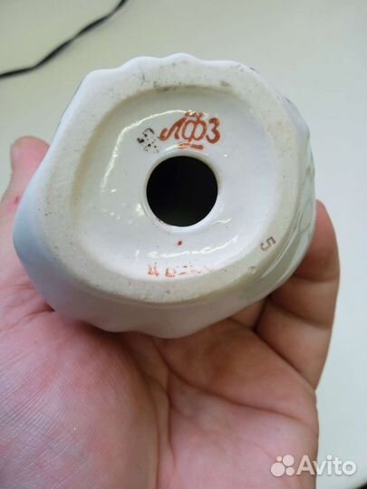 Статуэтка девушка с голубем