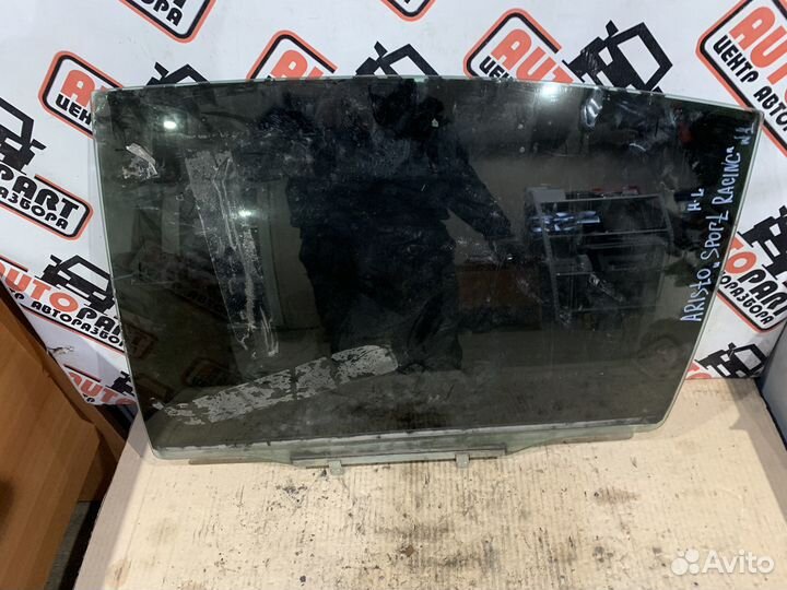 Стекло двери переднее, заднее Toyota Aristo 1998