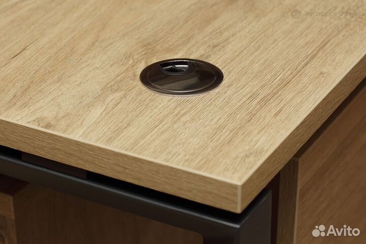 Стол-бенч линейный на П-образном м/к Onix O.MP-RS-2.1.8