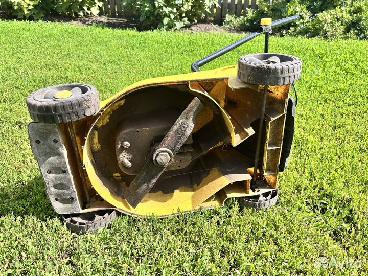 Газонокосилка электрическая QT3050