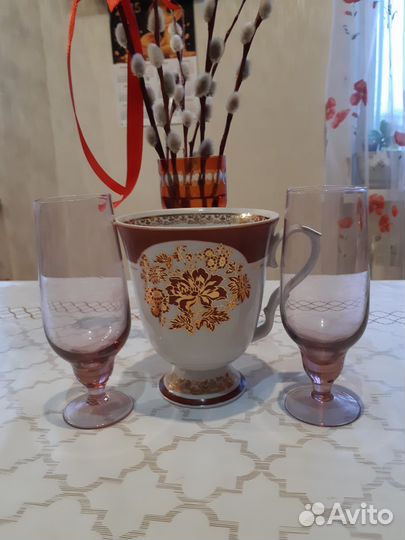 Фарфоровые блюдца