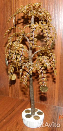 Денежное дерево из бисера и монет
