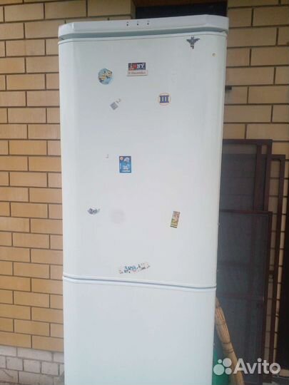 Холодильник бу electrolux