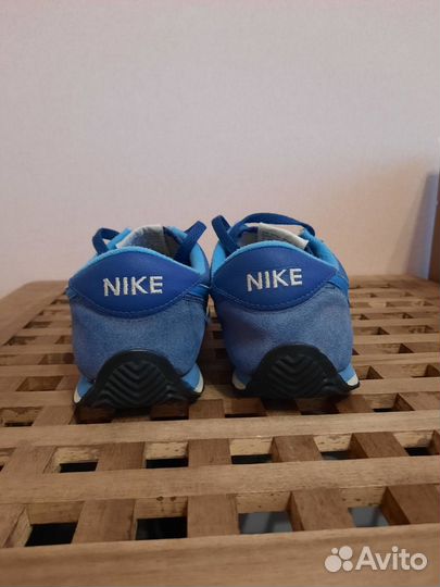 Продам кроссовки Nike (оригинал, унисекс)