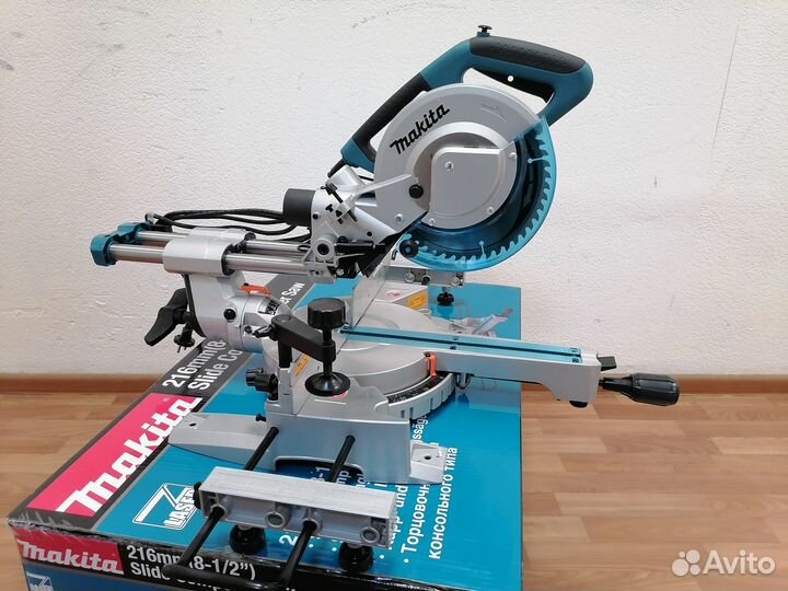 Торцовочная пила Makita LS0815FLN (новая)