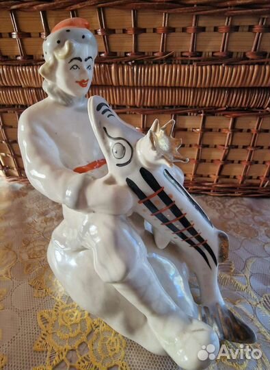 Фарфоровые статуэтки