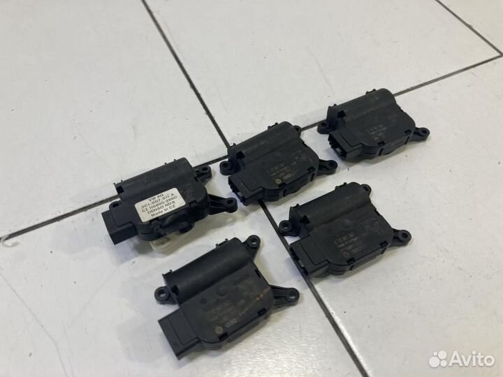 Сервопривод заслонок печки Volkswagen Tiguan 5N1 2