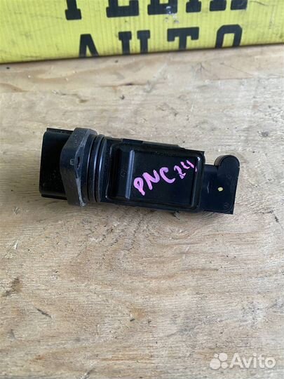 Датчик расхода воздуха Nissan Serena (pnc24) 1999