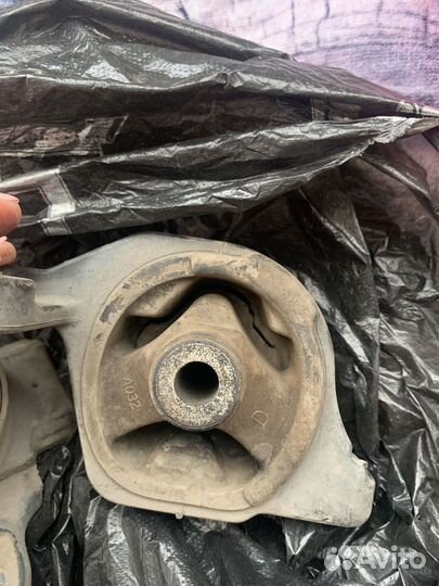 Подушки двигателя